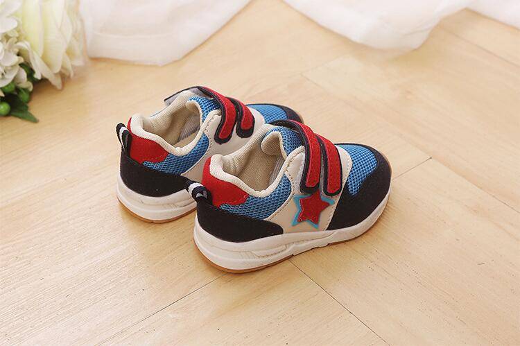Boy's Star Printed Sneakers