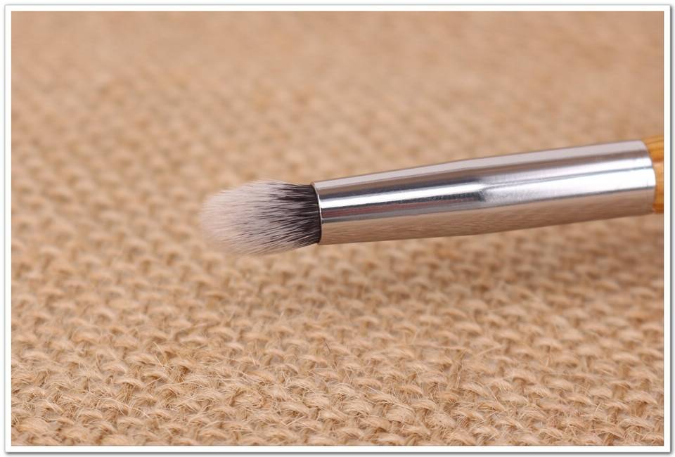 Pointed Eye Blending Makeup Brush